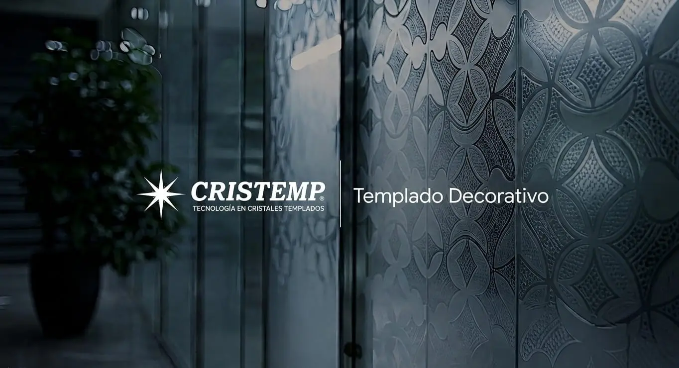 Cristal templado decorativo con acabado texturizado en oficina